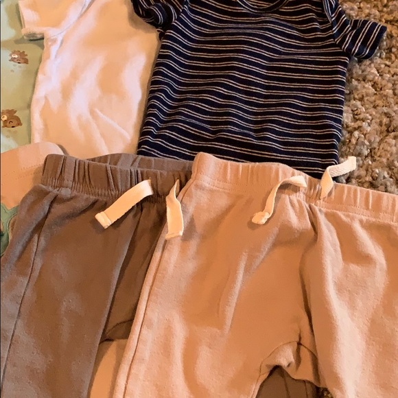 Large 13 piece Outfit Lot - 0-3m - Picture 6 of 6